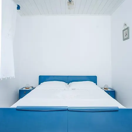 Poje アパート ヴィス